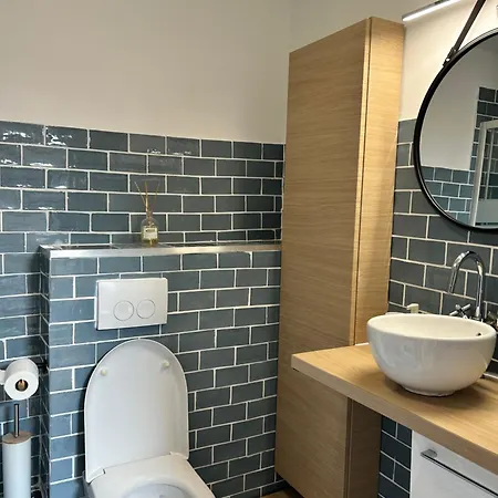 Hyper Centre Апартаменты *